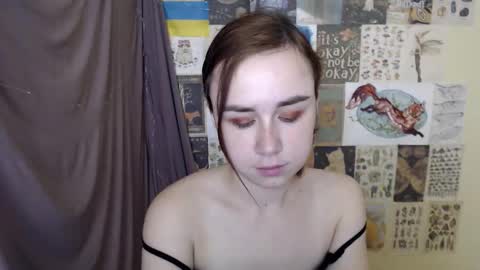 Snapshot of veryveryvery_shy chatting on 14, 11, 2025 veryveryvery_shy online show from 14, 11, 2025