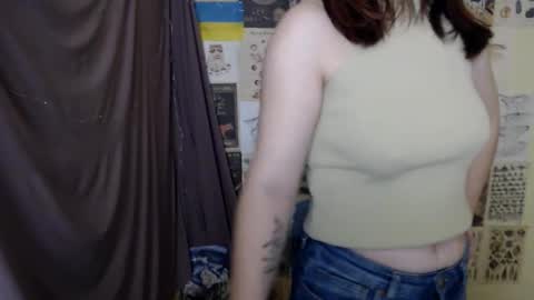 Snapshot of veryveryvery_shy chatting on 17, 11, 2025 veryveryvery_shy online show from 17, 11, 2025