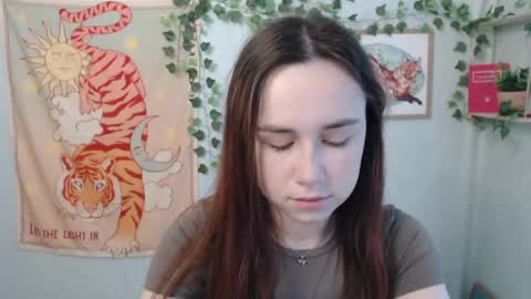 veryveryvery_shy online show from 3, 6, 2026