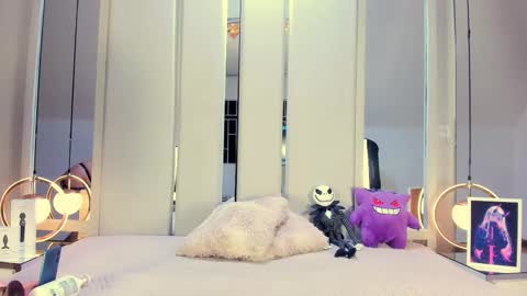 Vesper Velvet  online show from 11, 9, 2025