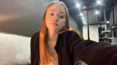 Snapshot of vestaszanto chatting on 26, 10, 2025 Esta online show from 26, 10, 2025