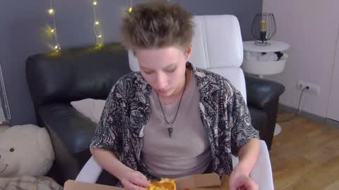 Via online show from 23, 1, 2025