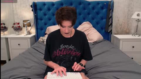 Via online show from 18, 12, 2025