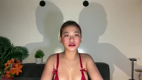 via_olala online show from 3, 11, 2025