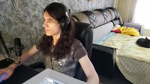 Snapshot of vialeras chatting on 5, 1, 2025 vialeras online show from 5, 1, 2025