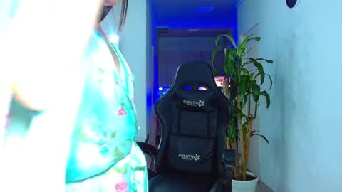 Snapshot of viannca__ chatting on 2, 3, 2025 Ariana online show from 2, 3, 2025