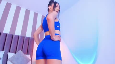 Snapshot of viannca__ chatting on 8, 10, 2025 Ariana online show from 8, 10, 2025