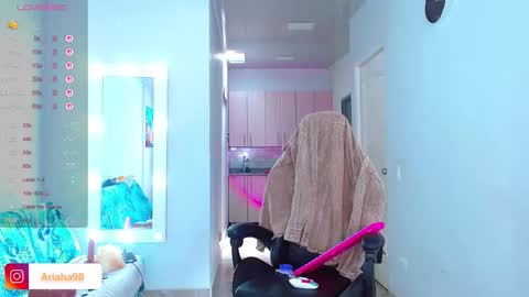 Snapshot of viannca__ chatting on 25, 10, 2025 Ariana online show from 25, 10, 2025