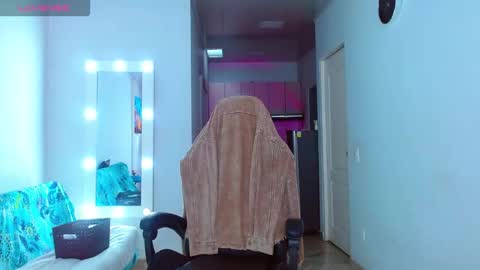 Snapshot of viannca__ chatting on 1, 12, 2025 Ariana online show from 1, 12, 2025