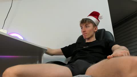 Snapshot of vibemygirl chatting on 26, 12, 2024 vibemygirl online show from 26, 12, 2024