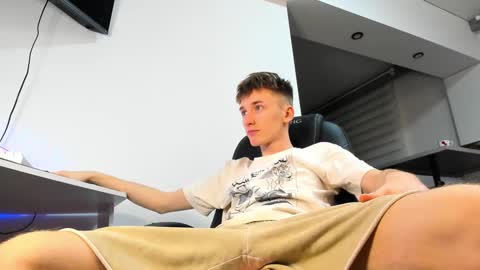 Snapshot of vibemygirl chatting on 25, 2, 2025 vibemygirl online show from 25, 2, 2025