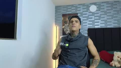 Snapshot of vicctorzc chatting on 18, 12, 2024 Victor cardenas online show from 18, 12, 2024