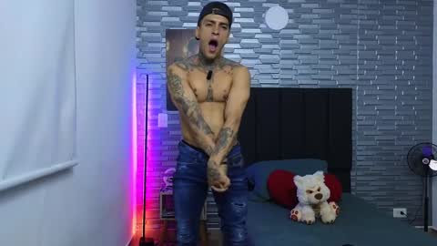 Snapshot of vicctorzc chatting on 11, 1, 2025 Victor cardenas online show from 11, 1, 2025