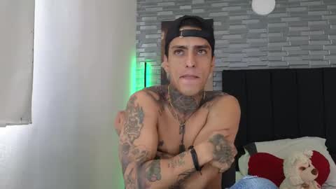 Snapshot of vicctorzc chatting on 27, 2, 2025 Victor cardenas online show from 27, 2, 2025