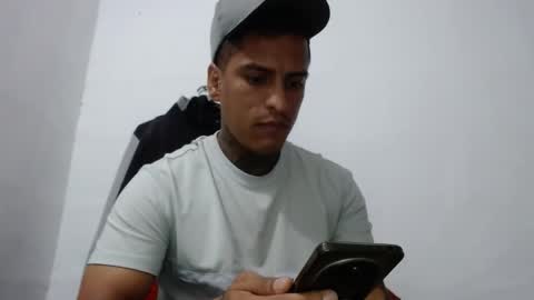 Snapshot of vicctorzc chatting on 5, 12, 2025 Victor cardenas online show from 5, 12, 2025