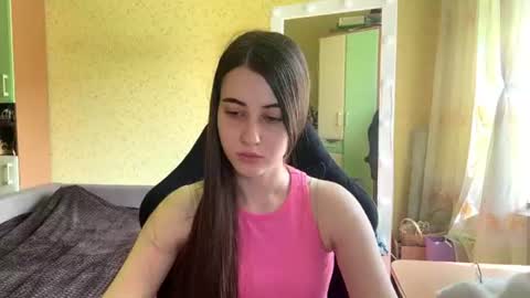 Snapshot of vickeyrosete chatting on 25, 7, 2026 Jesse online show from 25, 7, 2026