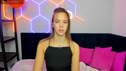 Snapshot of vickie_smith chatting on 14, 10, 2025 vickie_smith online show from 14, 10, 2025