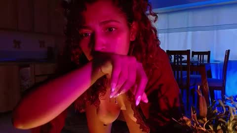 Snapshot of vicky_crazy chatting on 3, 1, 2025 Vicky online show from 3, 1, 2025