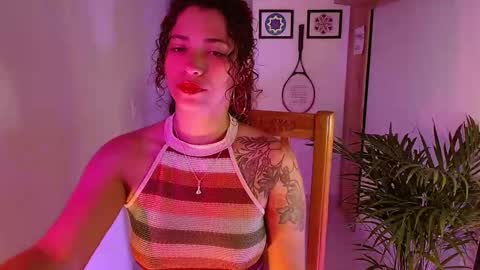 Snapshot of vicky_crazy chatting on 8, 1, 2025 Vicky online show from 8, 1, 2025