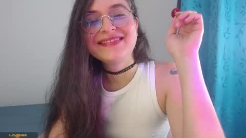 Snapshot of vicky_cristinax chatting on 14, 12, 2025 Vicky online show from 14, 12, 2025