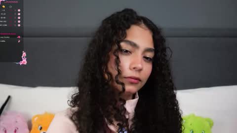 Snapshot of vicky_curly chatting on 23, 12, 2025 vicky_curly online show from 23, 12, 2025