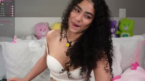 Snapshot of vicky_curly chatting on 1, 2, 2026 vicky_curly online show from 1, 2, 2026