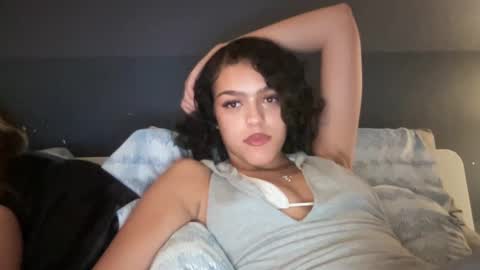 Snapshot of vickyyyx chatting on 19, 12, 2024 Goddess Victory  online show from 19, 12, 2024