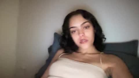 Snapshot of vickyyyx chatting on 4, 1, 2025 Goddess Victory  online show from 4, 1, 2025