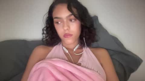 Snapshot of vickyyyx chatting on 7, 1, 2025 Goddess Victory  online show from 7, 1, 2025