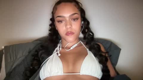 Snapshot of vickyyyx chatting on 13, 1, 2025 Goddess Victory  online show from 13, 1, 2025