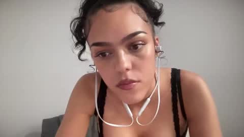Snapshot of vickyyyx chatting on 19, 1, 2025 Goddess Victory  online show from 19, 1, 2025