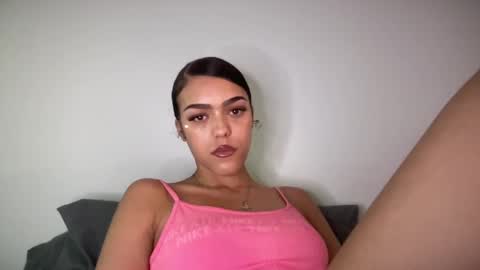 Snapshot of vickyyyx chatting on 24, 1, 2025 Goddess Victory  online show from 24, 1, 2025