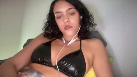 Snapshot of vickyyyx chatting on 4, 2, 2025 Goddess Victory  online show from 4, 2, 2025