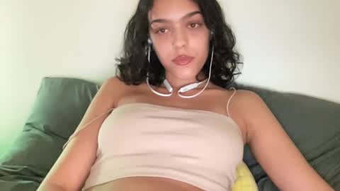 Snapshot of vickyyyx chatting on 11, 2, 2025 Goddess Victory  online show from 11, 2, 2025