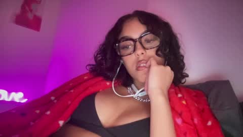 Snapshot of vickyyyx chatting on 23, 2, 2025 Goddess Victory  online show from 23, 2, 2025