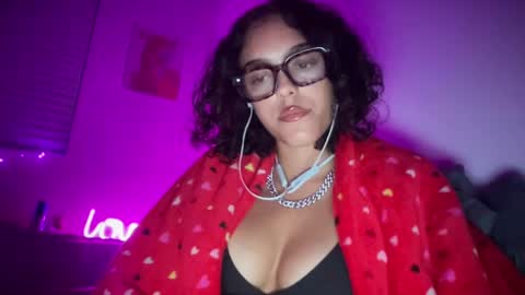 Snapshot of vickyyyx chatting on 23, 2, 2025 Goddess Victory  online show from 23, 2, 2025