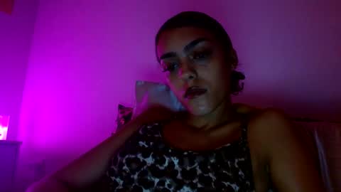 Snapshot of vickyyyx chatting on 11, 9, 2025 Goddess Victory  online show from 11, 9, 2025