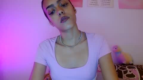 Snapshot of vickyyyx chatting on 5, 10, 2025 Goddess Victory  online show from 5, 10, 2025