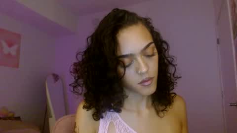 Snapshot of vickyyyx chatting on 10, 10, 2025 Goddess Victory  online show from 10, 10, 2025