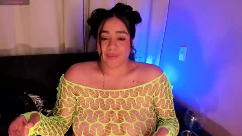 Snapshot of vicserna chatting on 8, 3, 2025 Victoria Serna online show from 8, 3, 2025