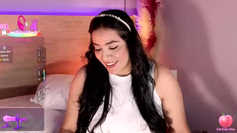 Snapshot of vicserna chatting on 10, 9, 2025 Victoria Serna online show from 10, 9, 2025