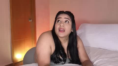 Snapshot of vicserna chatting on 27, 11, 2025 Victoria Serna online show from 27, 11, 2025