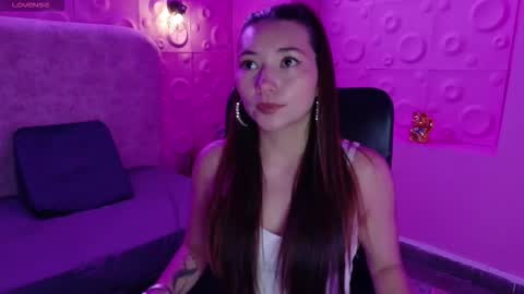 Victoria  online show from 25, 11, 2025