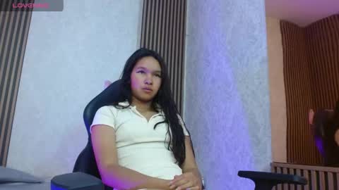 Snapshot of victoria1_tay chatting on 26, 4, 2026 victoria1_tay online show from 26, 4, 2026