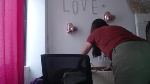 Hi guys   Im victoria  Be the one who can control me in PVT online show from 10, 3, 2025