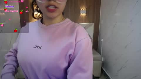 victoria_castillo_b online show from 2, 10, 2025