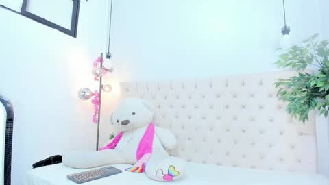 Victoria online show from 8, 11, 2025