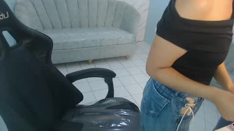 Snapshot of victoria_hernandez_t chatting on 25, 4, 2026 Victoria online show from 25, 4, 2026