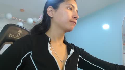 Snapshot of victoria_hernandez_t chatting on 29, 4, 2026 Victoria online show from 29, 4, 2026