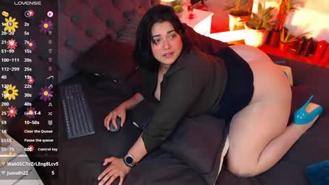 Snapshot of victoria_monteroo chatting on 22, 5, 2026 Call me Vic online show from 22, 5, 2026